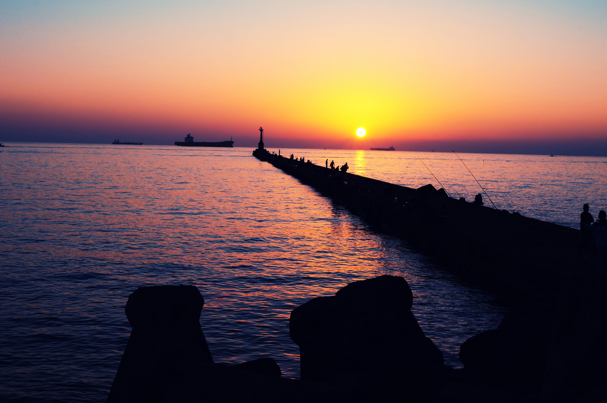 台南景点眺望台湾海峡高雄西子湾